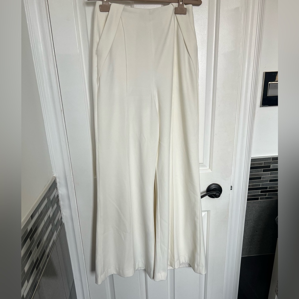 Wife leg white trousers